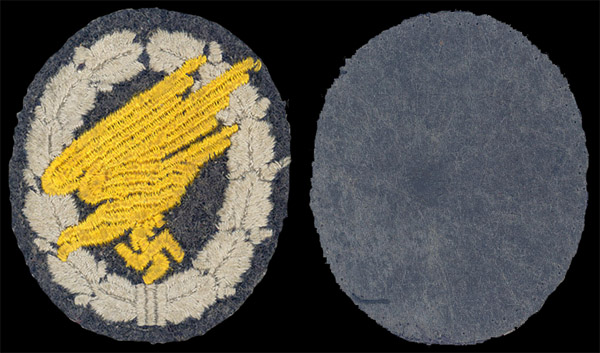 Paratrooper's badge in cloth